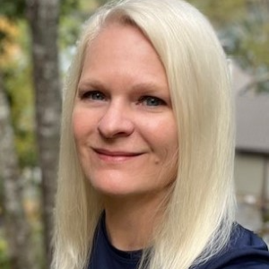 Carrie Hackett Profile Image