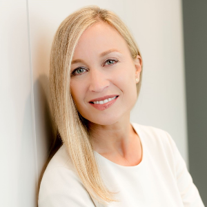 Lisa Lang Profile Image